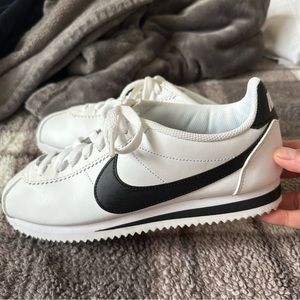 Womens NIKE Classic Cortez